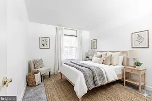 8031 Merry Oaks Ct, Vienna, VA 22182 - Photo 8