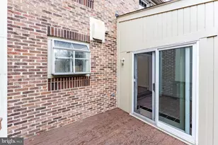 8031 Merry Oaks Ct, Vienna, VA 22182 - Photo 16