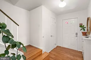 9607 Lake Braddock Dr, Burke, VA 22015 - Photo 6