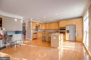 5410 Pachysandra Ln, Centreville, VA 20120 - Photo 22