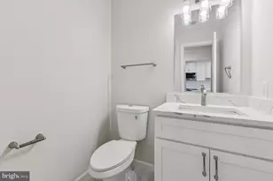 11931 Barrel Cooper Ct, Reston, VA 20191 - Photo 10