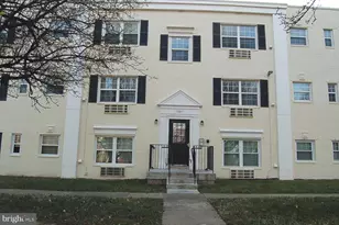 2237 Farrington Ave, Alexandria, VA 22303 - Photo 2