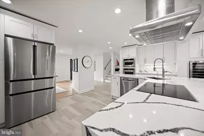 515 Woodland Court NW, Vienna, VA 22180 - Photo 4