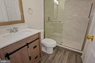 1539 Woodcrest Dr, Reston, VA 20194 - Photo 18