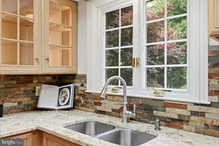 10105 Walker Lake Dr, Great Falls, VA 22066 - Photo 44