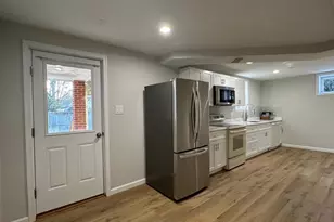6731 Crest Pl, Falls Church, VA 22046 - Photo 2