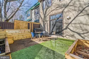 2046 Golf Course Dr, Reston, VA 20191 - Photo 28