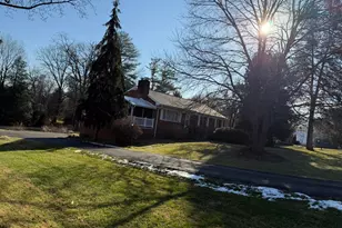 2807 Cedar Ln, Vienna, VA 22180 - Photo 4