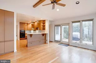 9018 Hamilton Dr, Fairfax, VA 22031 - Photo 12