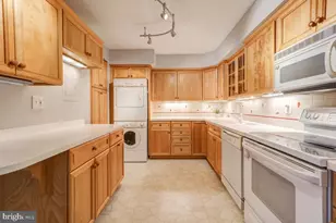 5902 Mt Eagle Dr, Alexandria, VA 22303 - Photo 12