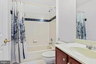10509 Dunn Meadow Rd, Vienna, VA 22182 - Photo 40