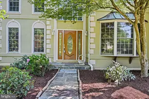 10509 Dunn Meadow Rd, Vienna, VA 22182 - Photo 2