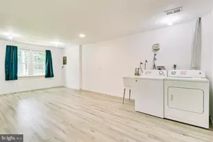 9707 Glenway Ct, Burke, VA 22015 - Photo 10