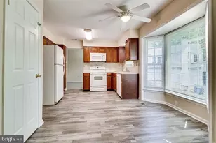 9707 Glenway Ct, Burke, VA 22015 - Photo 8