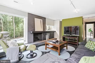 10519 Zion Dr, Fairfax, VA 22032 - Photo 2