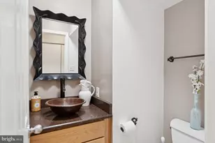 13901 Waverly Creek Ct, Chantilly, VA 20151 - Photo 12