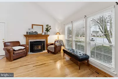 13901 Waverly Creek Court, Chantilly, VA 20151 - Photo 8