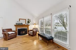 13901 Waverly Creek Ct, Chantilly, VA 20151 - Photo 8