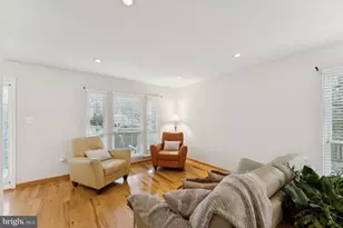 13901 Waverly Creek Ct, Chantilly, VA 20151 - Photo 10