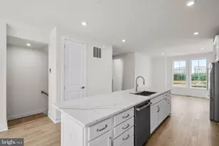 13922 Aviation Pl, Herndon, VA 20171 - Photo 10