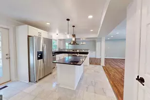 6602 Greenview Ln, Springfield, VA 22152 - Photo 8