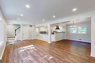 6602 Greenview Ln, Springfield, VA 22152 - Photo 2