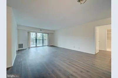 8360 Greensboro Drive #305, McLean, VA 22102 - Photo 6