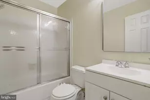 8225 Cedar Landing Ct, Alexandria, VA 22306 - Photo 22