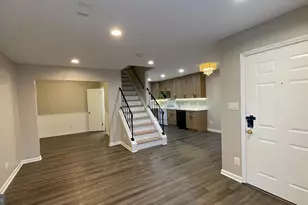 6002 Rabbit Hill Ct, Centreville, VA 20121 - Photo 2