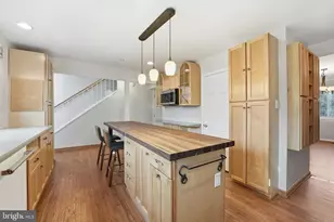 1528 Goldenrain Ct, Reston, VA 20190 - Photo 10