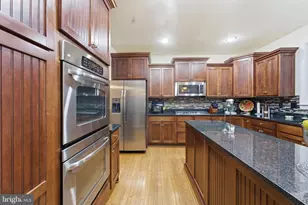 7669 Oak Field Ct, Springfield, VA 22153 - Photo 10