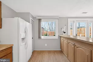 1660 Sierra Woods Dr, Reston, VA 20194 - Photo 8