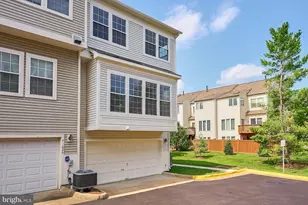 4100 Fountainside Ln, Fairfax, VA 22030 - Photo 28