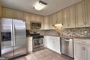 9296 Cardinal Forest Ln, Lorton, VA 22079 - Photo 2