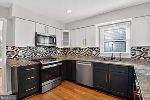 3314 Tuckaway Ct, Herndon, VA 20171 - Photo 6