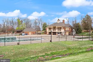 14379 Round Lick Ln, Centreville, VA 20120 - Photo 90