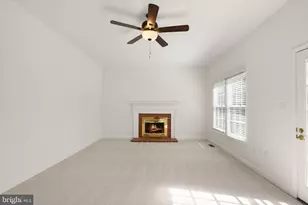 14379 Round Lick Ln, Centreville, VA 20120 - Photo 30