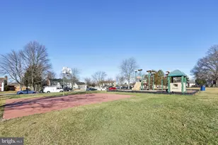 601 Clearwater Ct, Herndon, VA 20170 - Photo 22