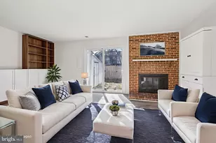 601 Clearwater Ct, Herndon, VA 20170 - Photo 6