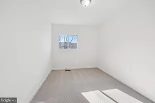 601 Clearwater Ct, Herndon, VA 20170 - Photo 16