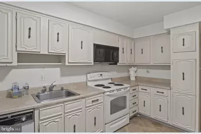 4301 Greenberry Lane, Annandale, VA 22003 - Photo 8