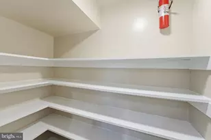 7960 Central Park Cir, Alexandria, VA 22309 - Photo 14