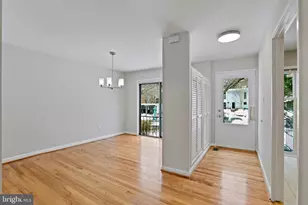 1644 Wainwright Dr, Reston, VA 20190 - Photo 2