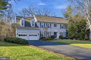 15456 Waters Creek Dr, Centreville, VA 20120 - Photo 2