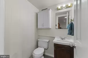 8400 Thompson Rd, Annandale, VA 22003 - Photo 12