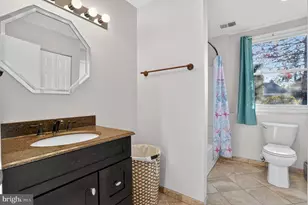 12608 Little Stones Ln, Herndon, VA 20170 - Photo 18