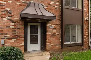 3840 Persimmon Cir, Fairfax, VA 22031 - Photo 2