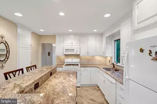 14404 Coachway Dr, Centreville, VA 20120 - Photo 4