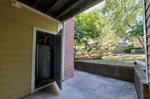 2203 Westcourt Ln, Herndon, VA 20170 - Photo 22