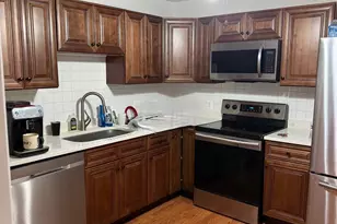 8216 Catbird Cir, Lorton, VA 22079 - Photo 4